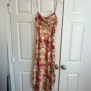 Selfie Leslie Midi Dress, pink floral